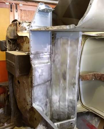 Austin Mini City - Paint removed from bodywork around the floor panel.