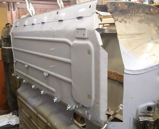 Austin Mini City - final fitting the floor.