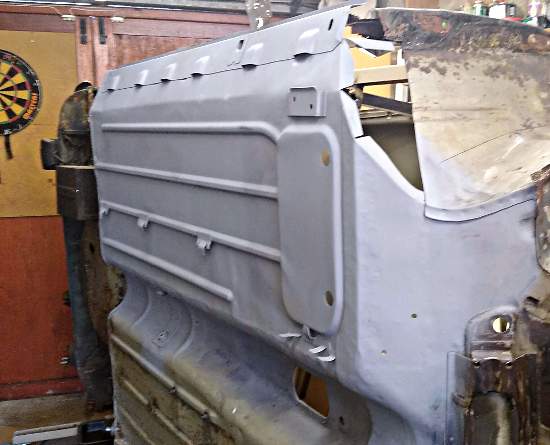 Austin Mini City - the floor and toe-board etch-primed.